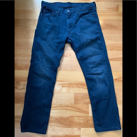 Men’s 513 Levi’s Jeans - Picture 2 of 3